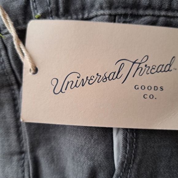 Universal Thread 28 waist regular. Gray jeans. - Picture 8 of 9